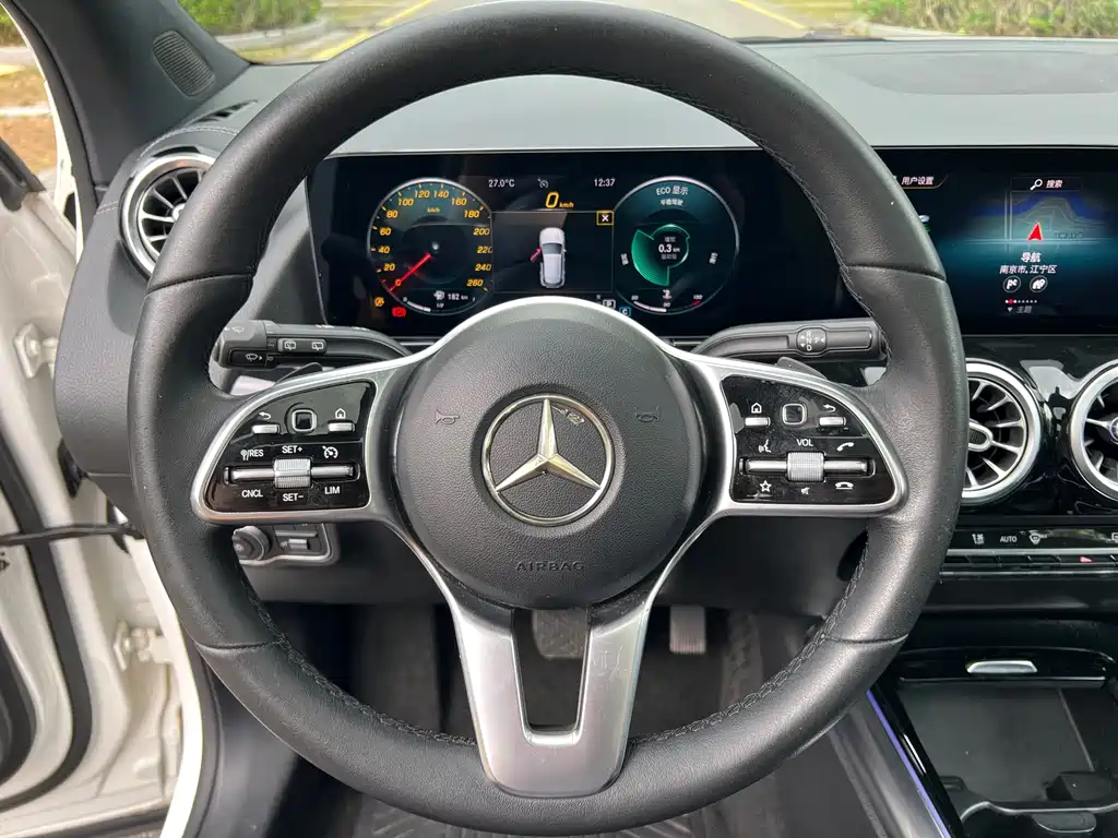 Mercedes-Benz GLA — миниатюра 10