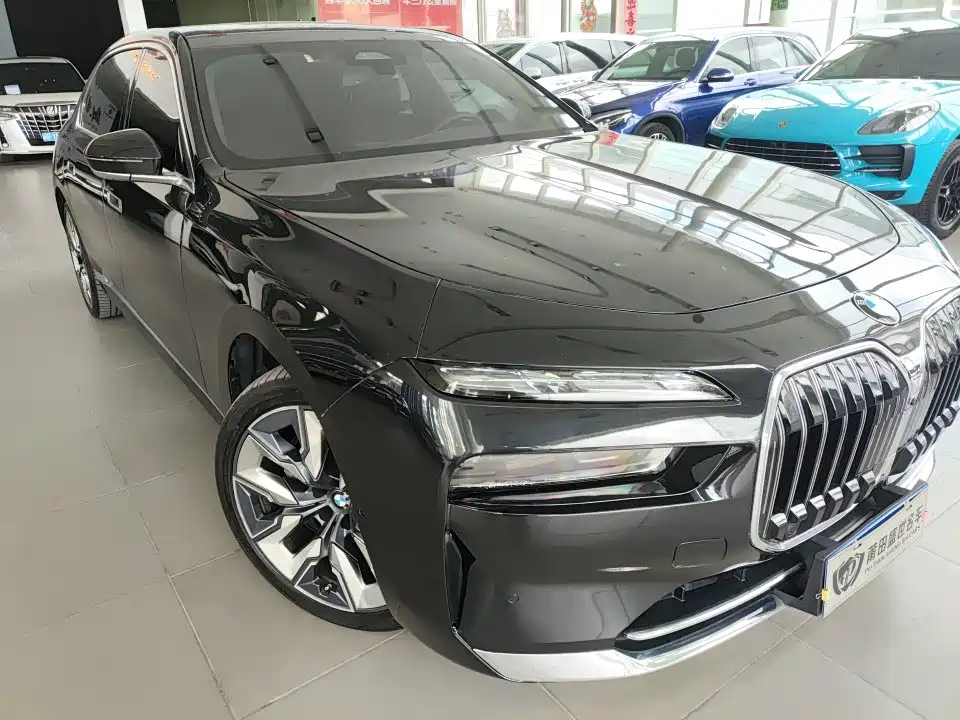 BMW 7 Series — миниатюра 2