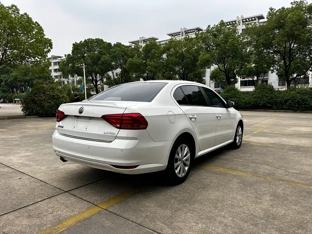 Volkswagen Lavida — миниатюра 13