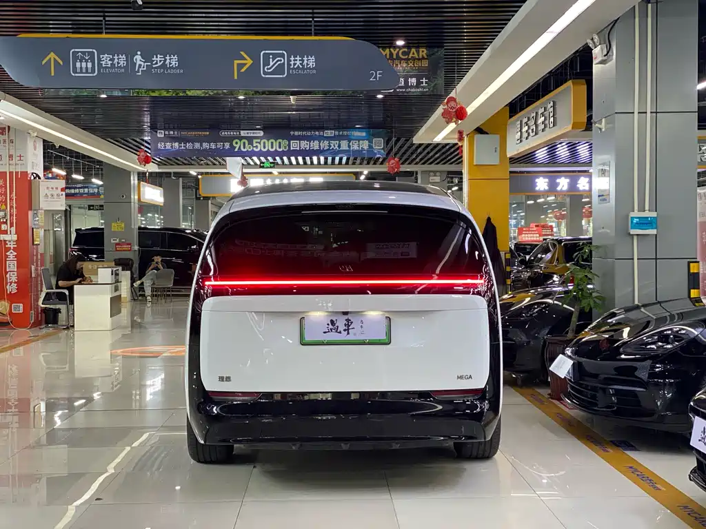 Li Auto Li MEGA — миниатюра 18