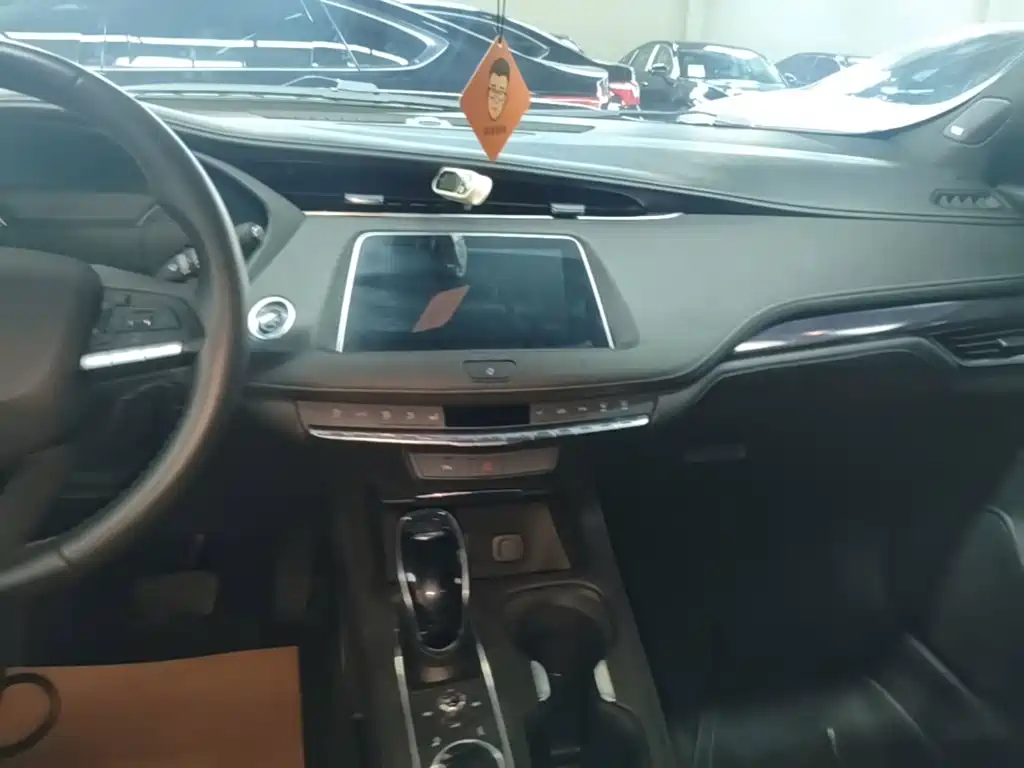 Cadillac XT4 — миниатюра 13