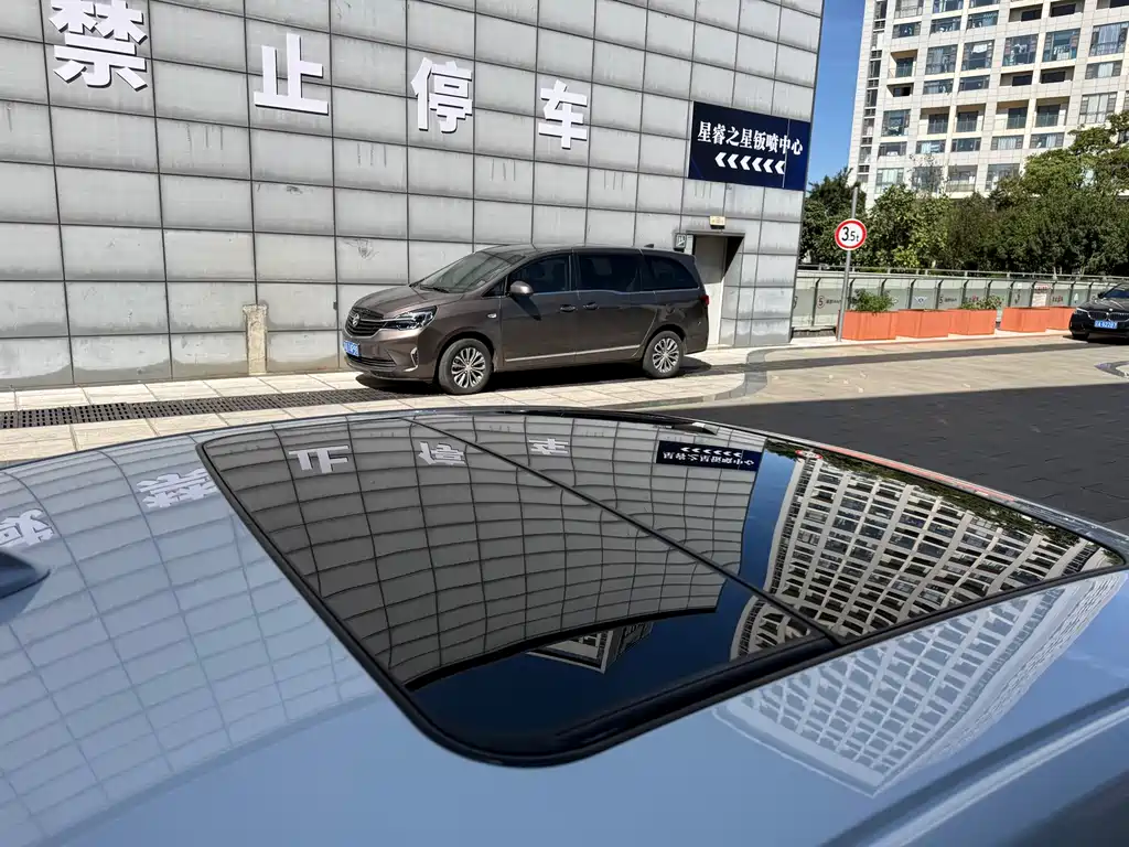 Volvo S60 — миниатюра 38