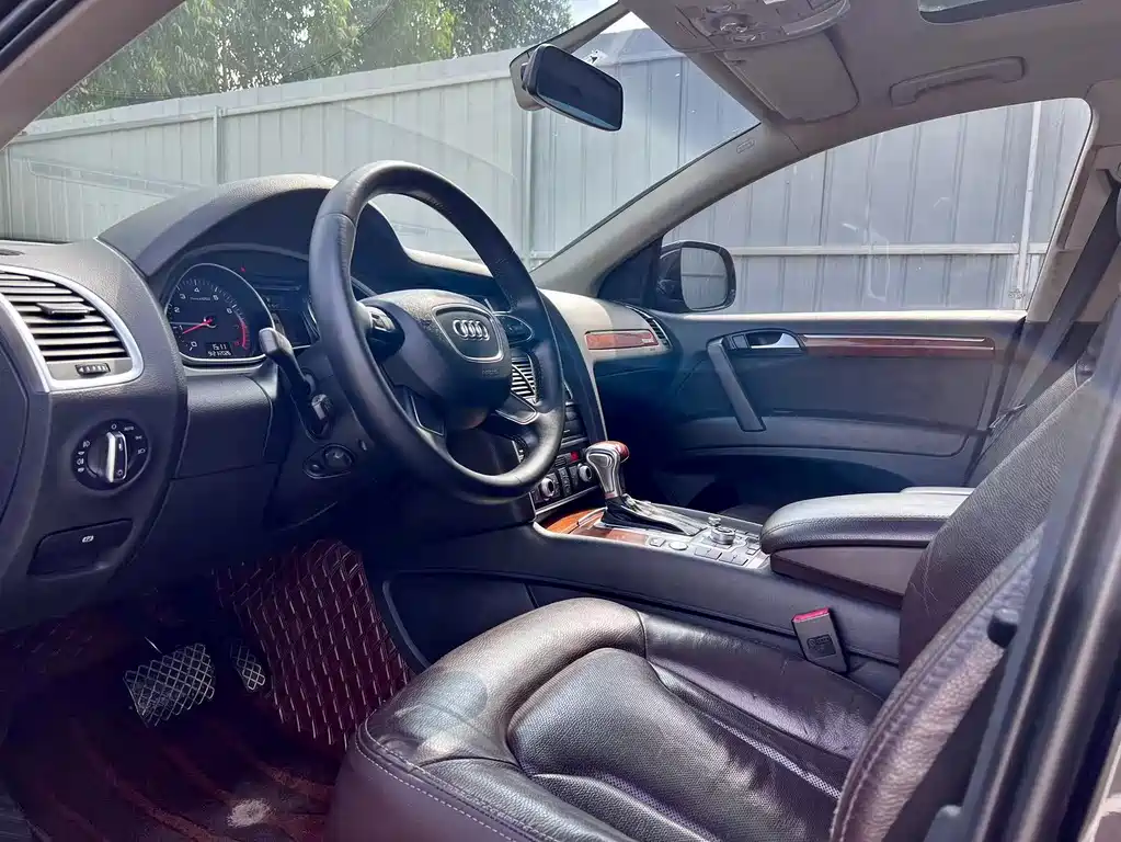 Audi Q7 — миниатюра 9