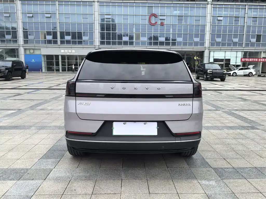 Volvo XC70 PHEV — миниатюра 10