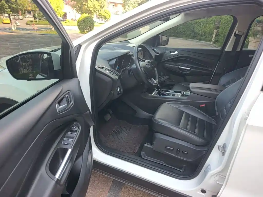 Ford Kuga — миниатюра 16