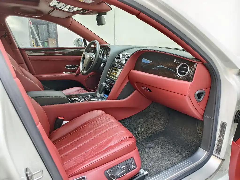 Bentley Flying Spur — миниатюра 9