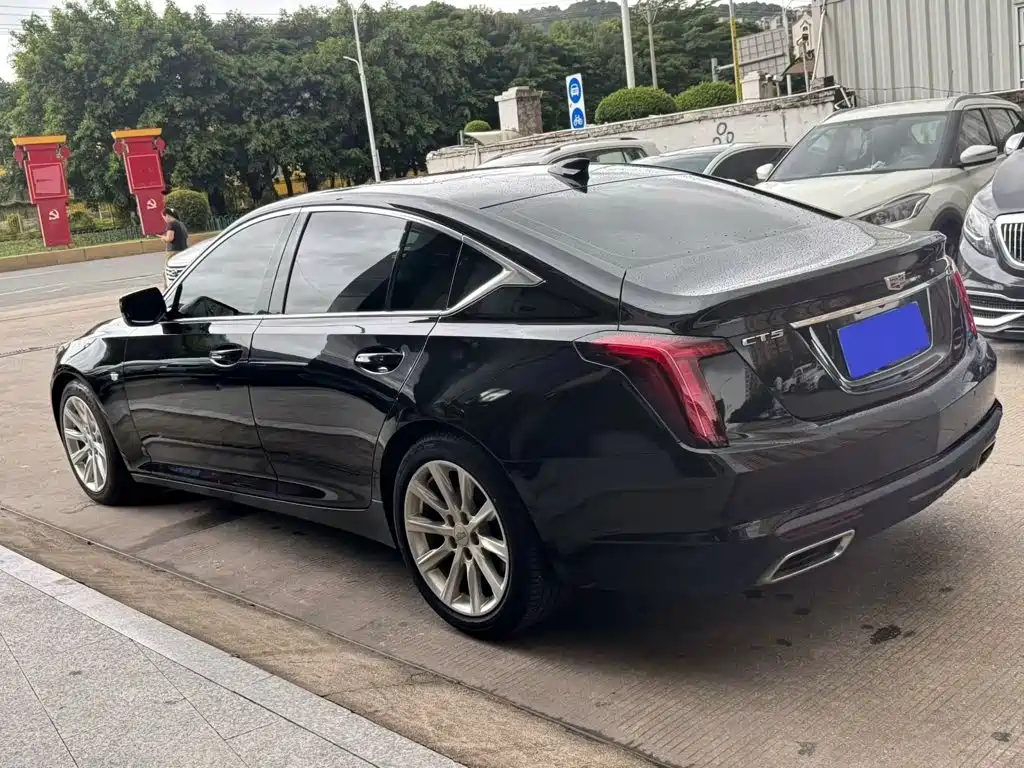 Cadillac CT5 — миниатюра 6