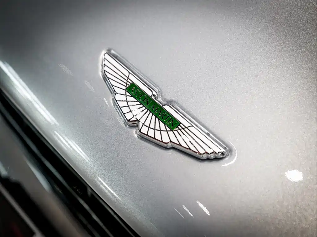 Aston Martin DB11 — миниатюра 8