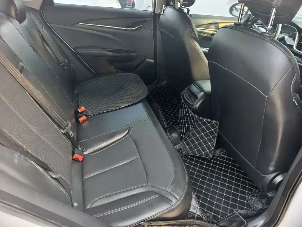 Buick Excelle — миниатюра 10