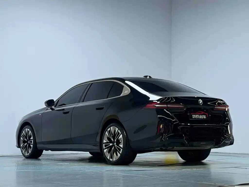 BMW 5 Series — миниатюра 18