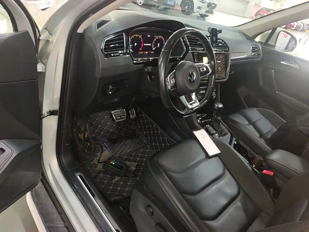 Volkswagen Tiguan L — миниатюра 16