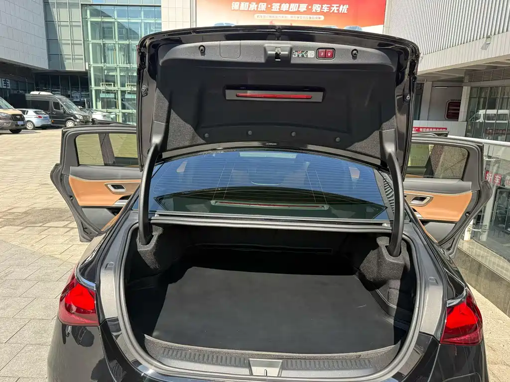 Mercedes-Benz E-Class New Energy — миниатюра 8
