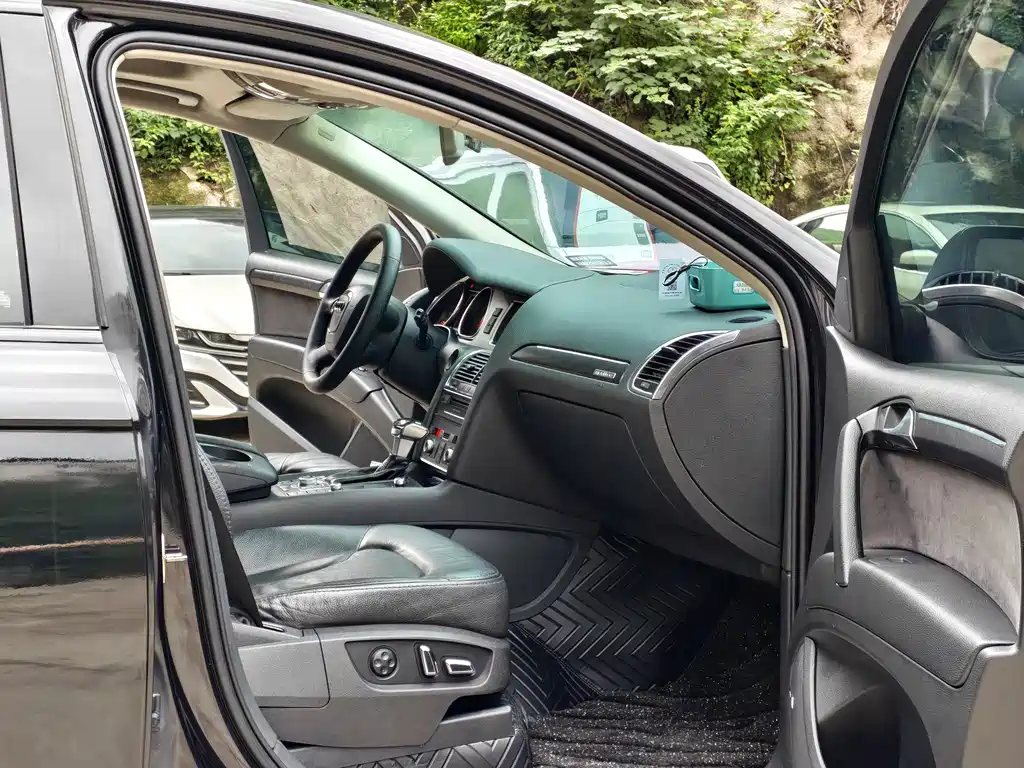 Audi Q7 — миниатюра 6