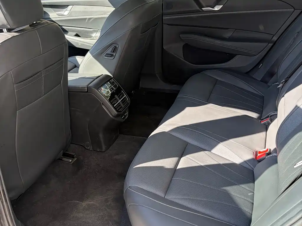 Volkswagen Passat — миниатюра 6