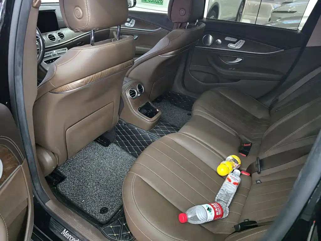 Mercedes-Benz E-Class — миниатюра 5