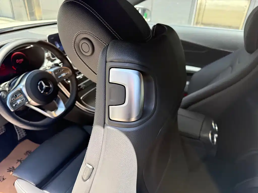 Mercedes-Benz C-Class (Import) — миниатюра 31