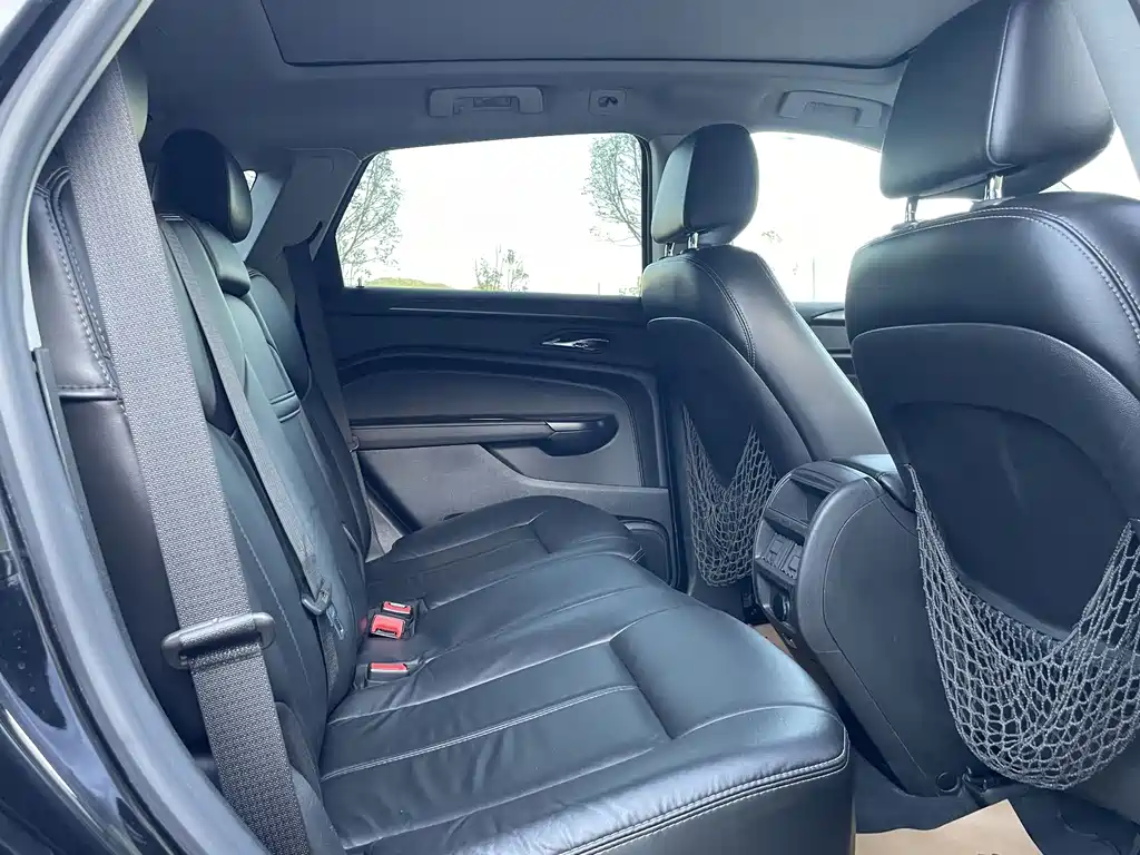 Cadillac SRX — миниатюра 8