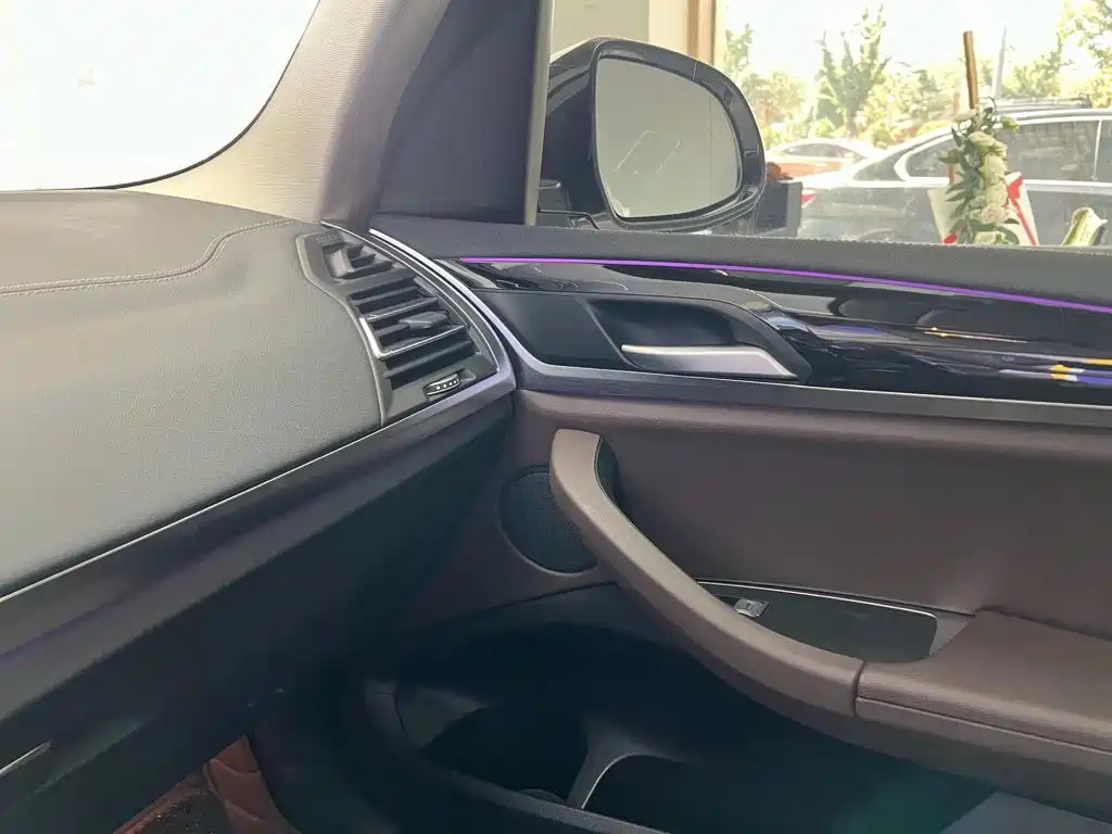 BMW iX3 — миниатюра 8