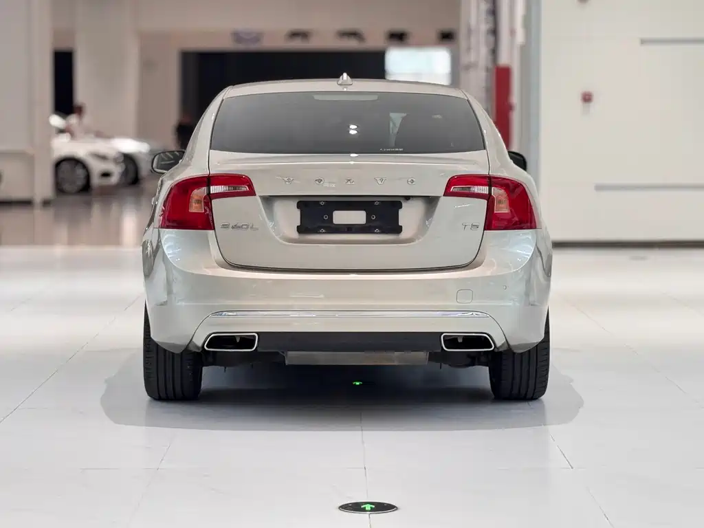 Volvo S60 — миниатюра 8