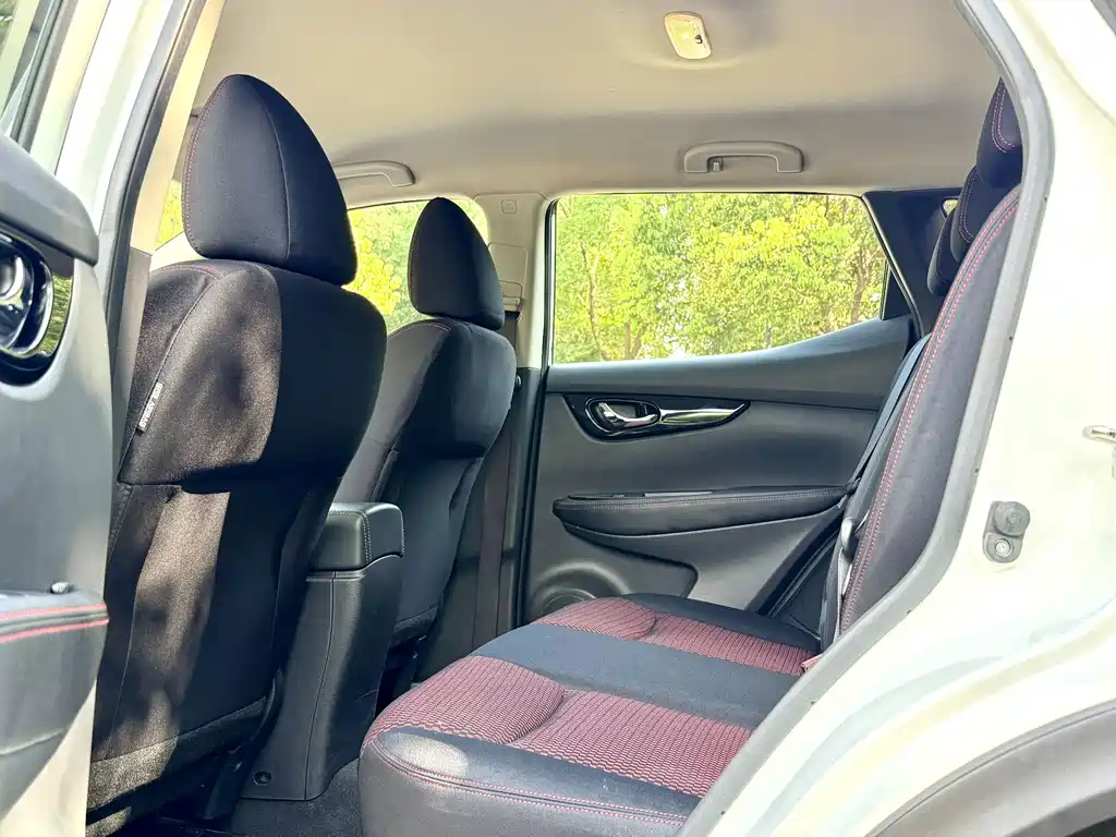Nissan Qashqai — миниатюра 8