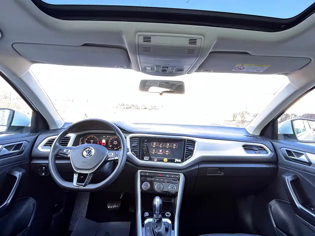 VOLKSWAGEN T ROC EXPLORING SONGS