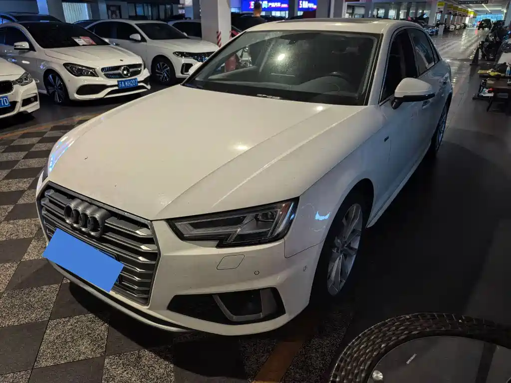 Audi A4L 2019