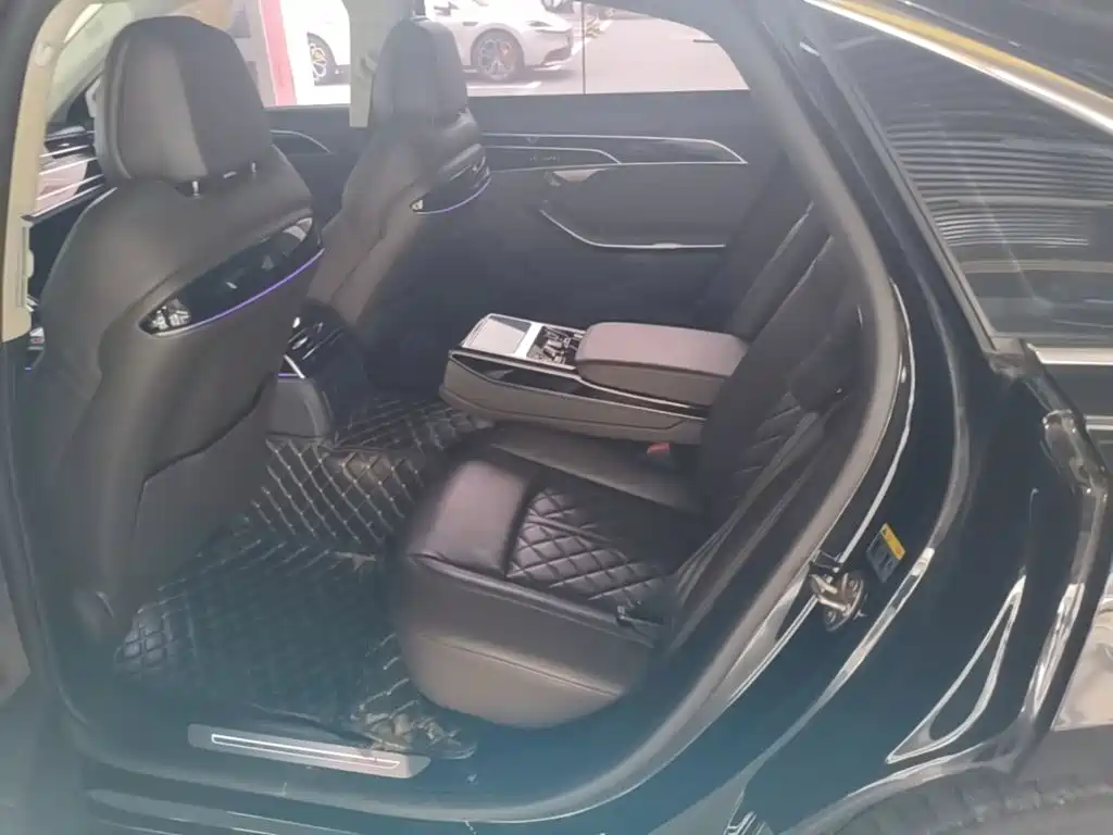 Audi A8 New Energy — миниатюра 17