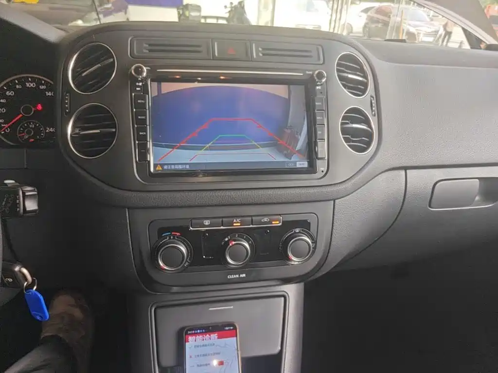 Volkswagen Tiguan — миниатюра 13