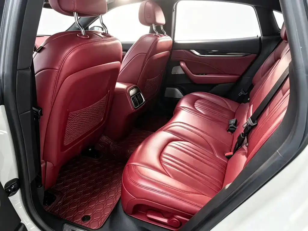 Maserati Levante — миниатюра 10