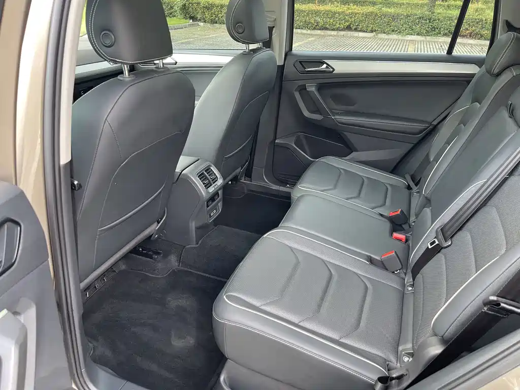 Volkswagen Tiguan L — миниатюра 10