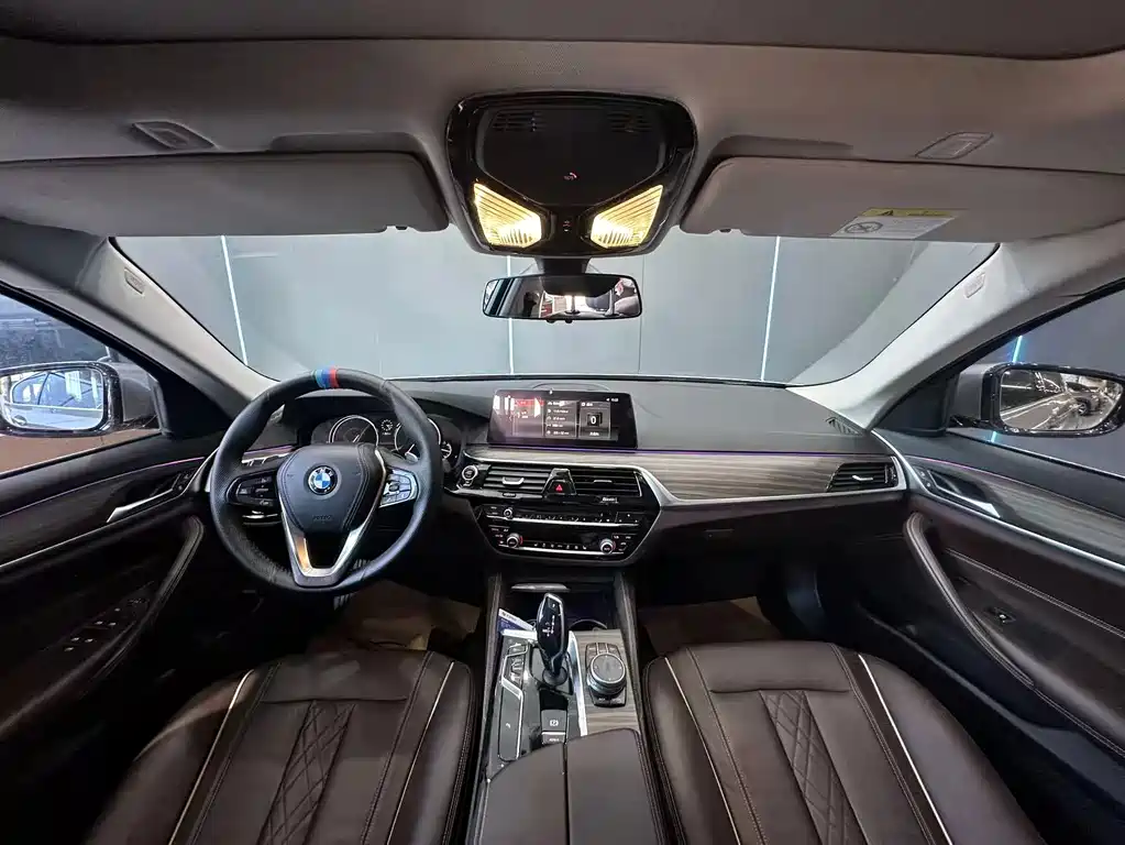 BMW 5 Series — миниатюра 9