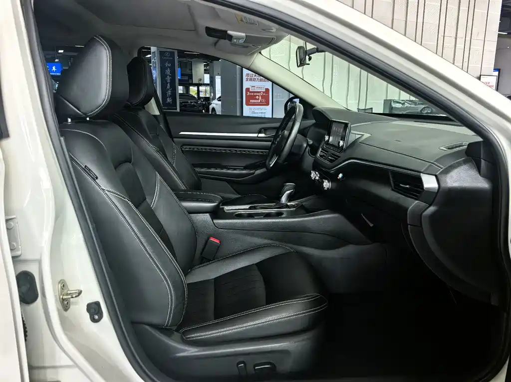 Nissan Teana — миниатюра 10