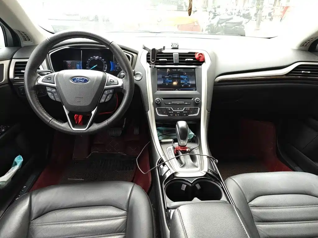Ford Mondeo — миниатюра 10