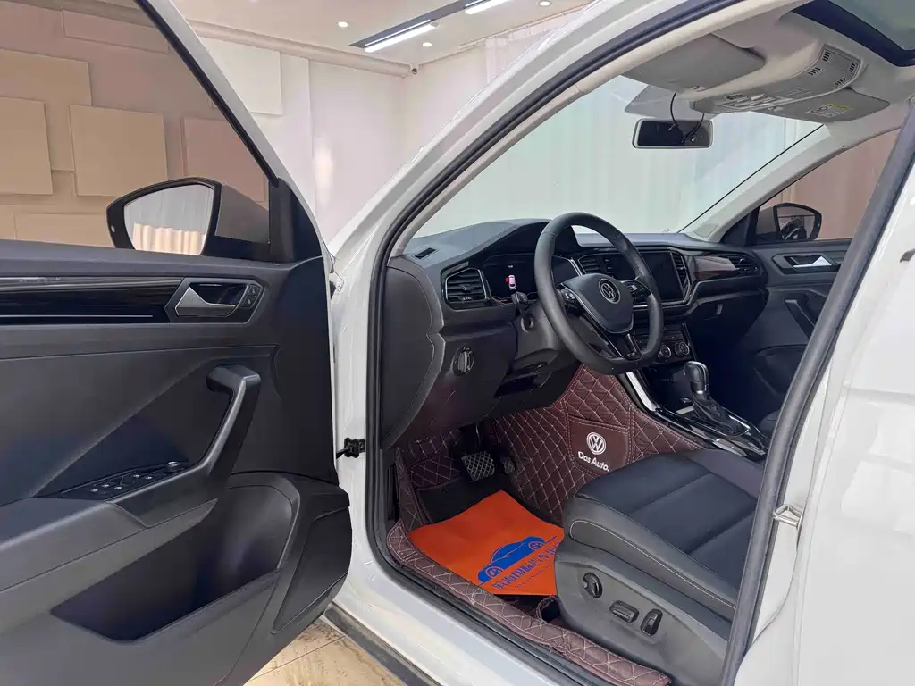 Volkswagen T-Roc — миниатюра 7