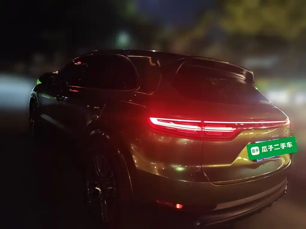 Porsche Cayenne — миниатюра 4