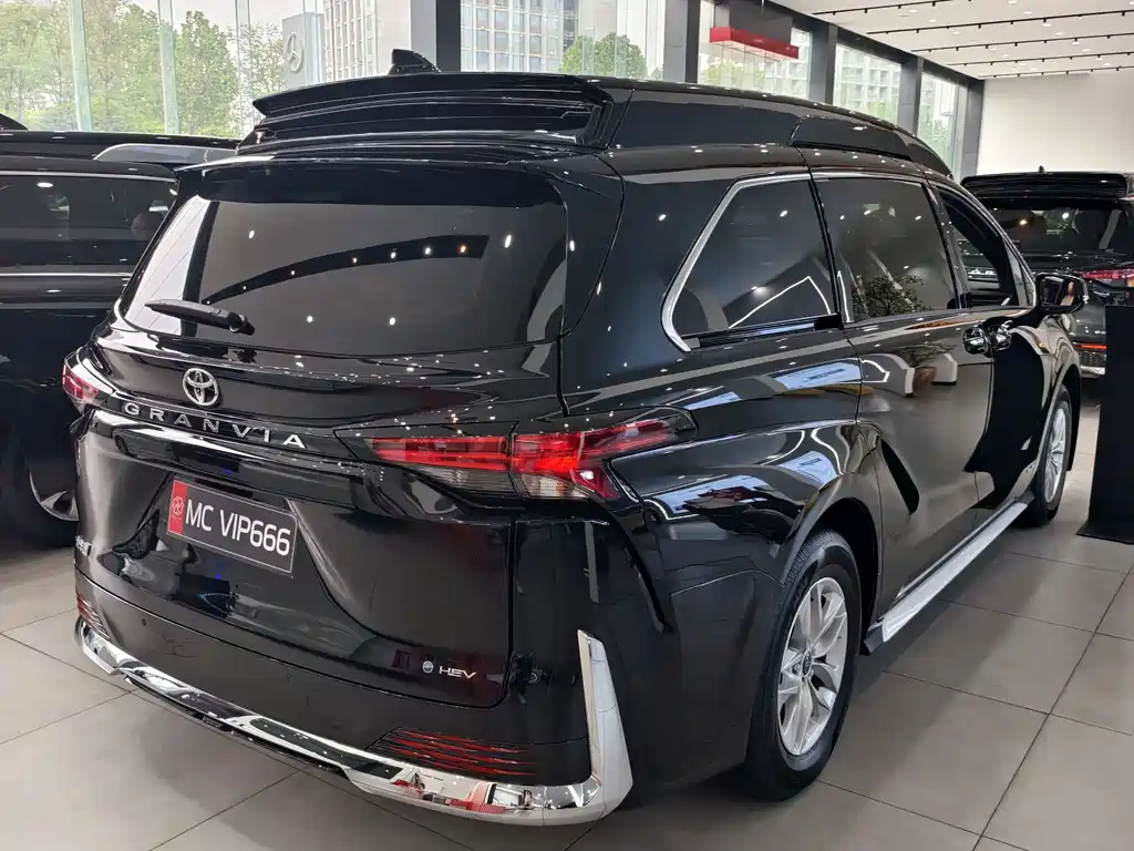 Toyota Granvia 2026 2.5L MAX