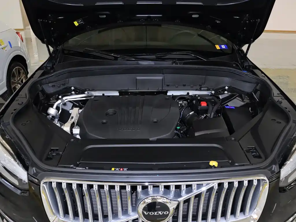Volvo XC90 2023 B5 Luxury 5 мест
