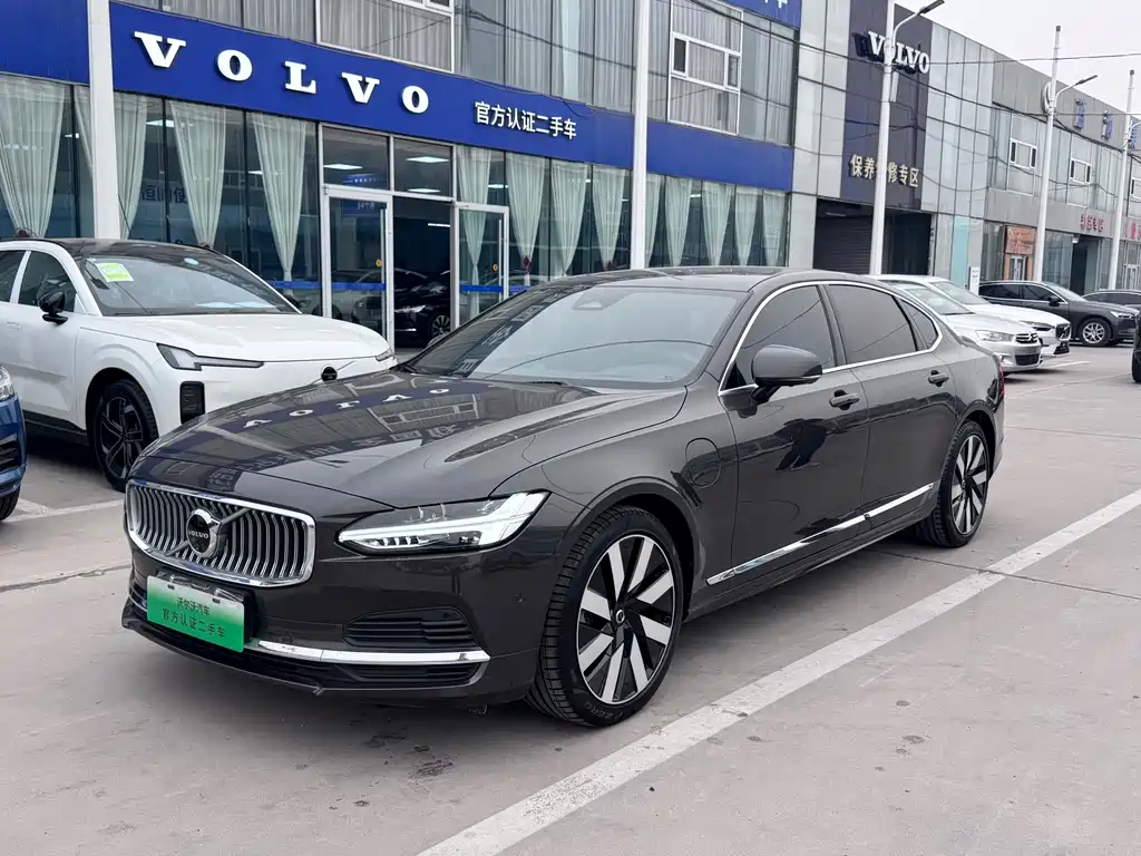 Volvo S90 PHEV 2024