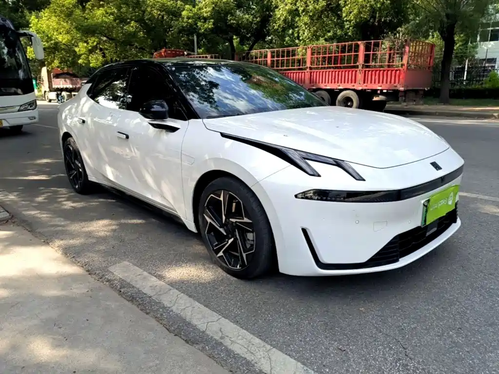 Lynk & Co 07 EM-P — миниатюра 4