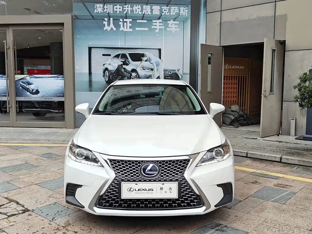 Lexus CT — миниатюра 3