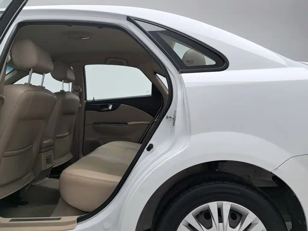 Buick Excelle — миниатюра 15