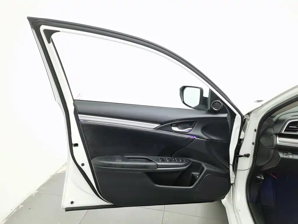 Honda Civic — миниатюра 8