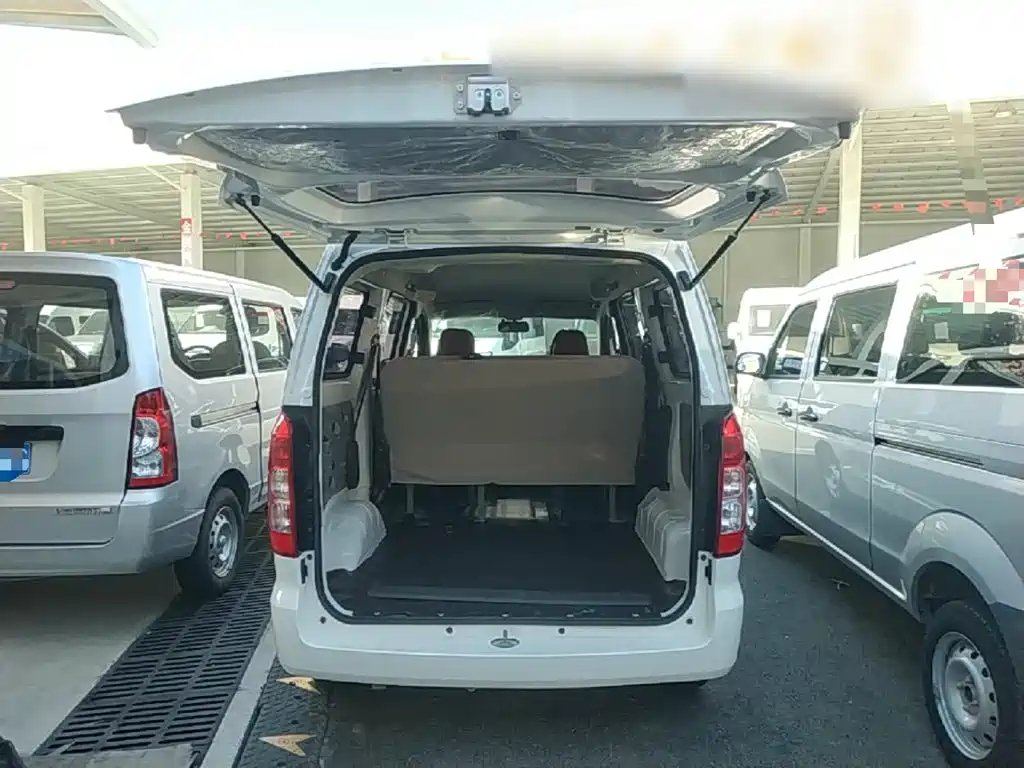 Wuling Hongguang V — миниатюра 19