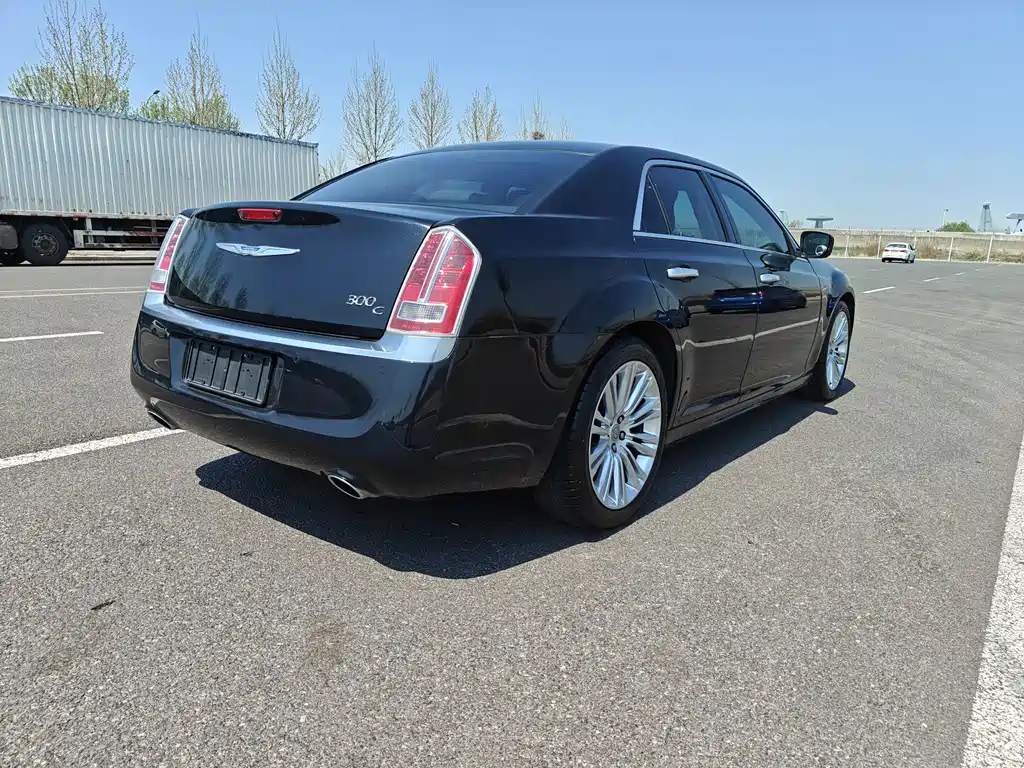 Chrysler 300C — миниатюра 4