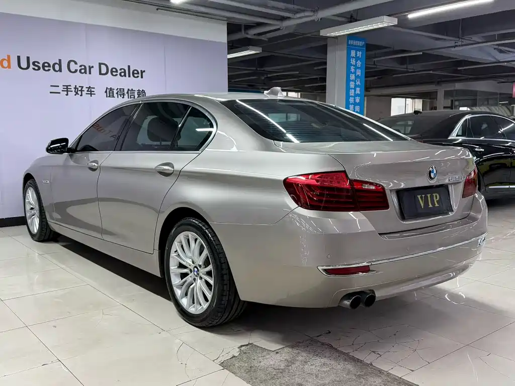BMW 5 Series — миниатюра 7