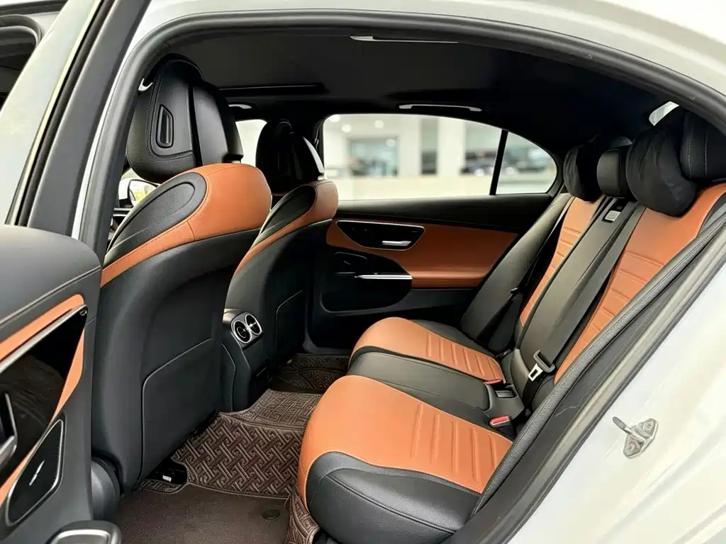Mercedes-Benz C-Class — миниатюра 7