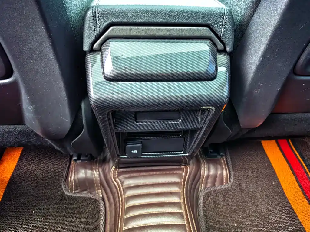 Land Rover Discovery Sport — миниатюра 17
