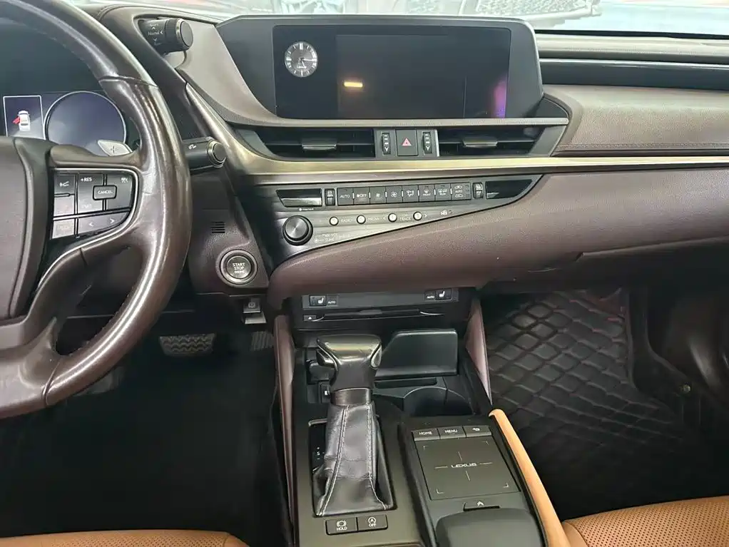 Lexus ES — миниатюра 9