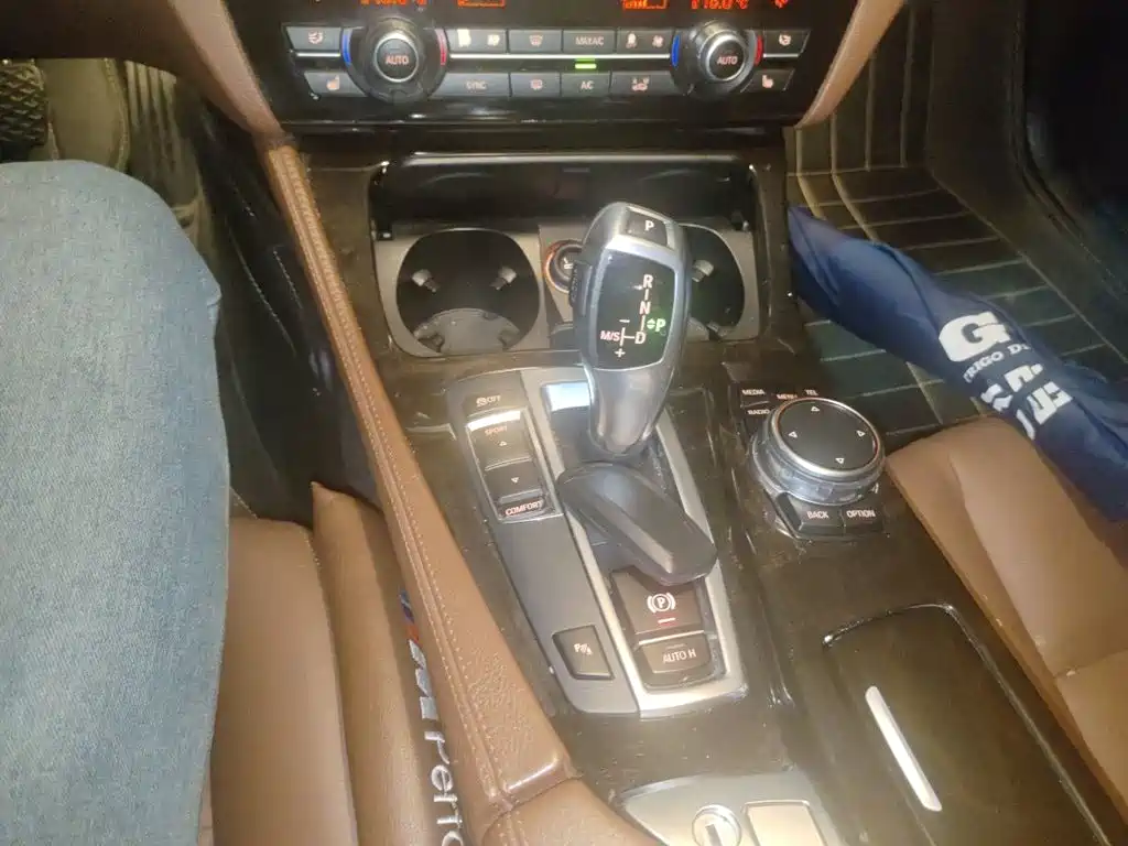 BMW 5 Series — миниатюра 15