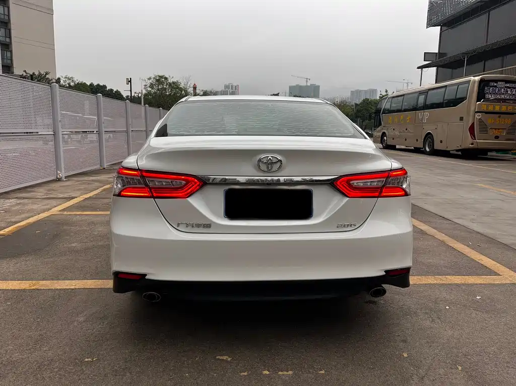 Toyota Camry 2019 2.0G Luxury V